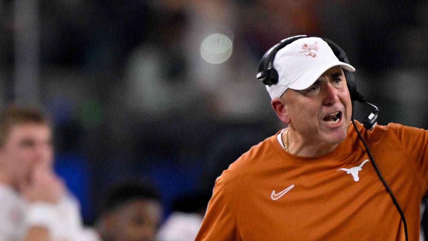 Texas Emerges as Oregon's Competition to Land Elite Offensive Line Recruit