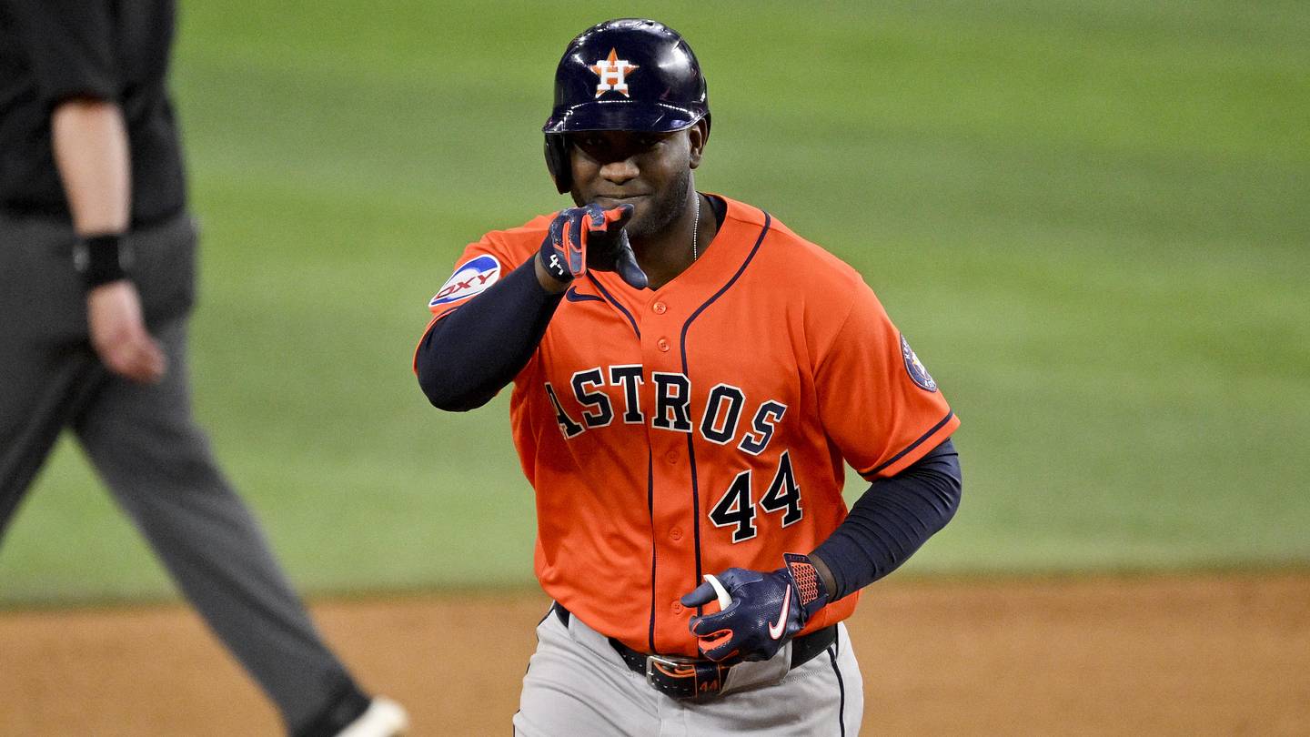 Mind Boggling Stat Proves Astros Yordan Alvarez Owns Rangers at Globe Life