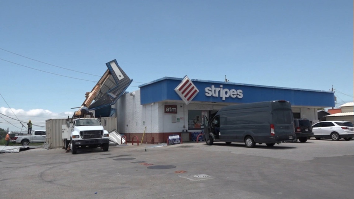Severe thunderstorm leaves damage, widespread outages across Coastal Bend