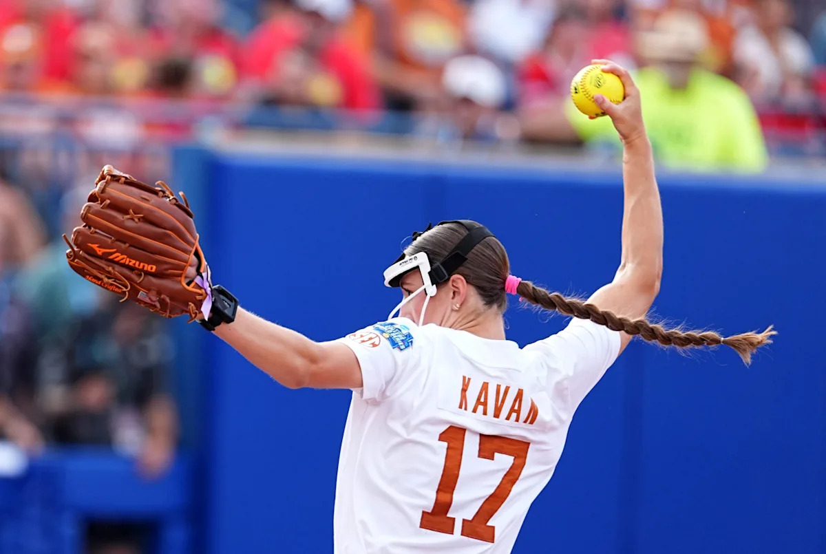 Texas softball drops Game 1 of Super Regional to Arizona State