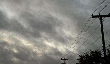 Strong cold plummeting temps, flood threat to Texas