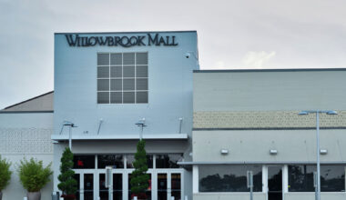 Houston mall forces teens to have chaperones on Saturdays