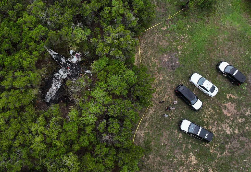 Plane crashes in Texas Hill Country, killing everyone on board