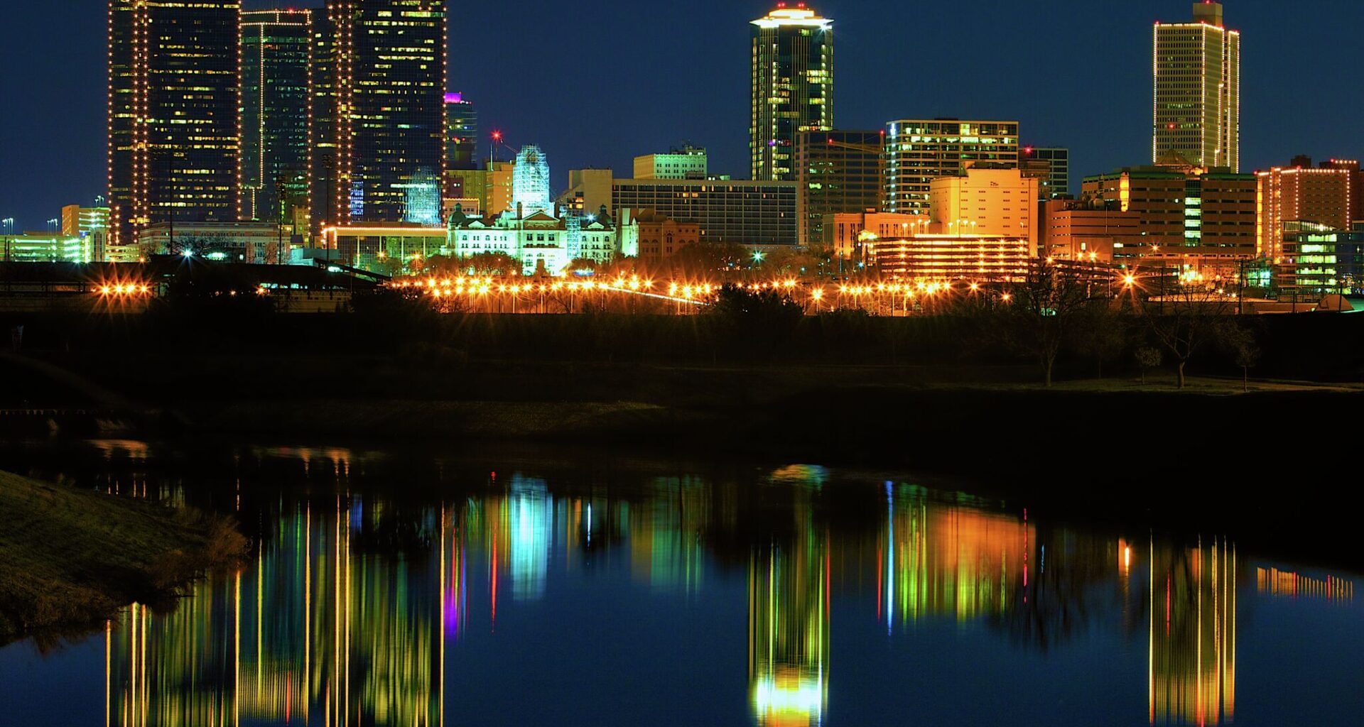 Is Fort Worth building its own San Antonio-style river walk?