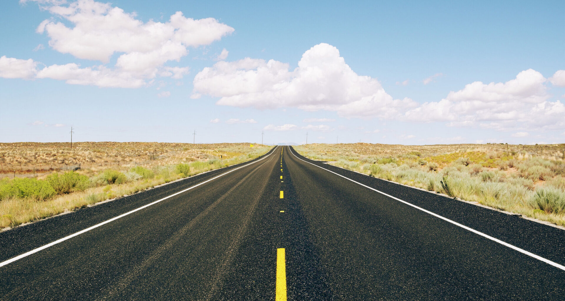 Can youpPass on a two-lane road in Texas?