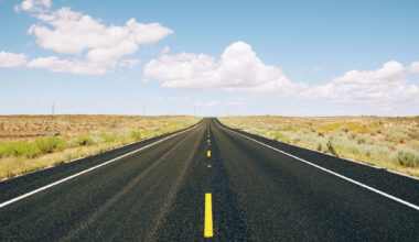 Can youpPass on a two-lane road in Texas?