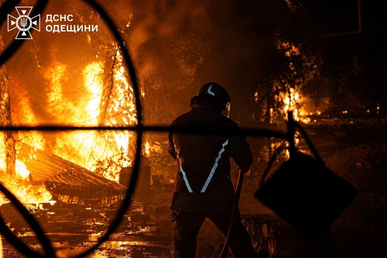 Ukraine hits key Russian oil-loading port and 3 'shadow fleet' tankers
