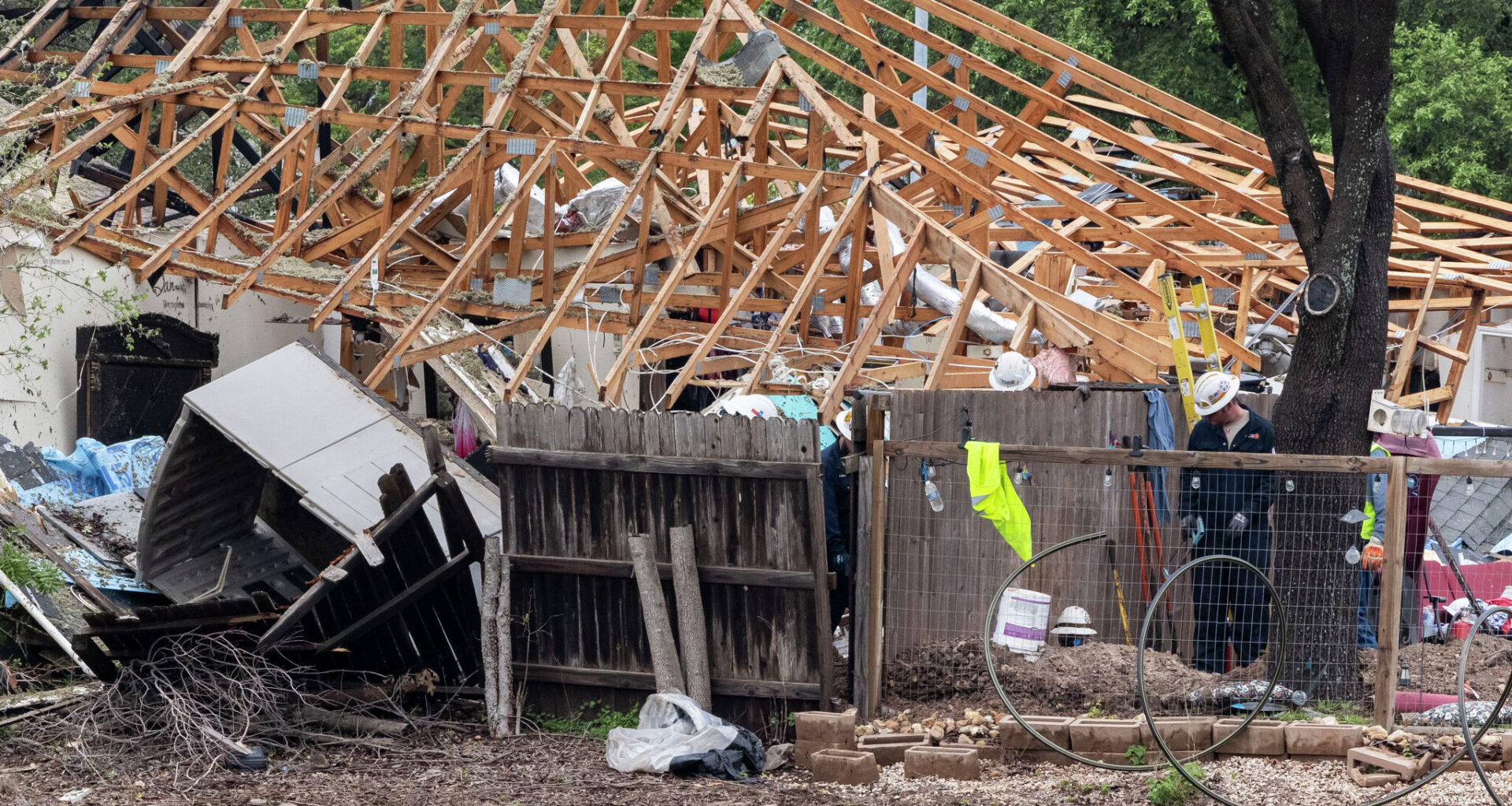 Former NTSB director gives theory
