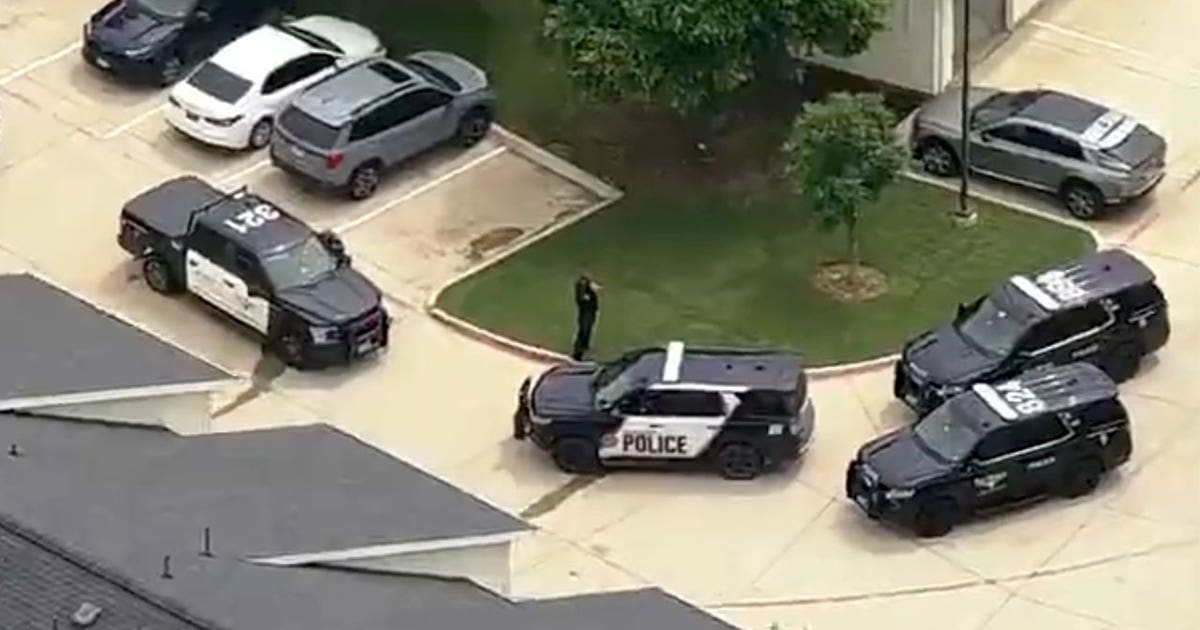 Police officers involved in shooting at Fort Worth apartment complex