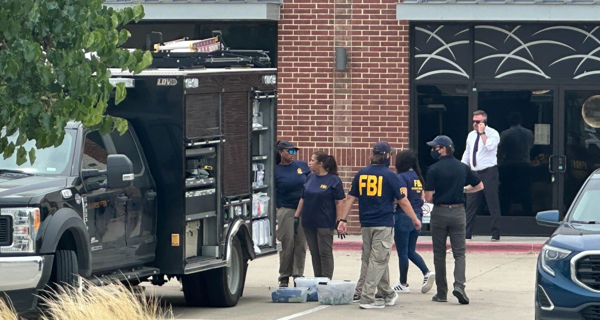 2 killed and 3 injured in shootings near a shopping mall north of Dallas, police say
