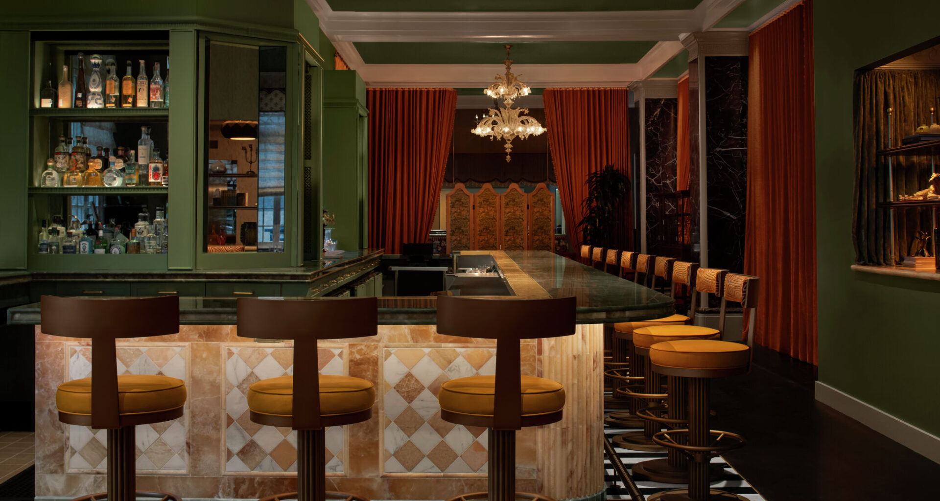 New restaurant Lions Den now open at Dallas' historic Stoneleigh Hotel