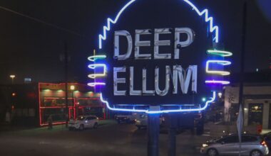 A  neon Deep Ellum sign lights up Main St. and Malcolm X Blvd Friday, January 26, 2018. (Ron Baselice/The Dallas Morning News)