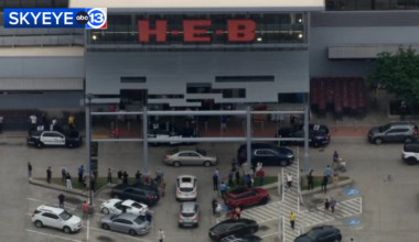 Man charged after showing up to H-E-B with gun, prompting brief 'secure' mode, HPD says