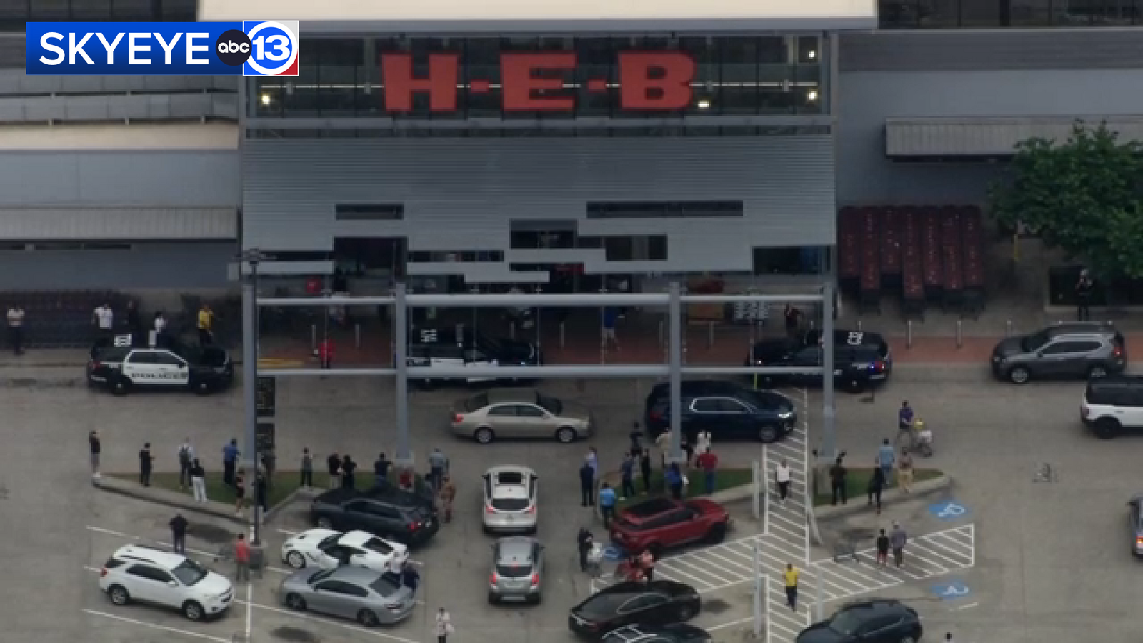 Man charged after showing up to H-E-B with gun, prompting brief 'secure' mode, HPD says