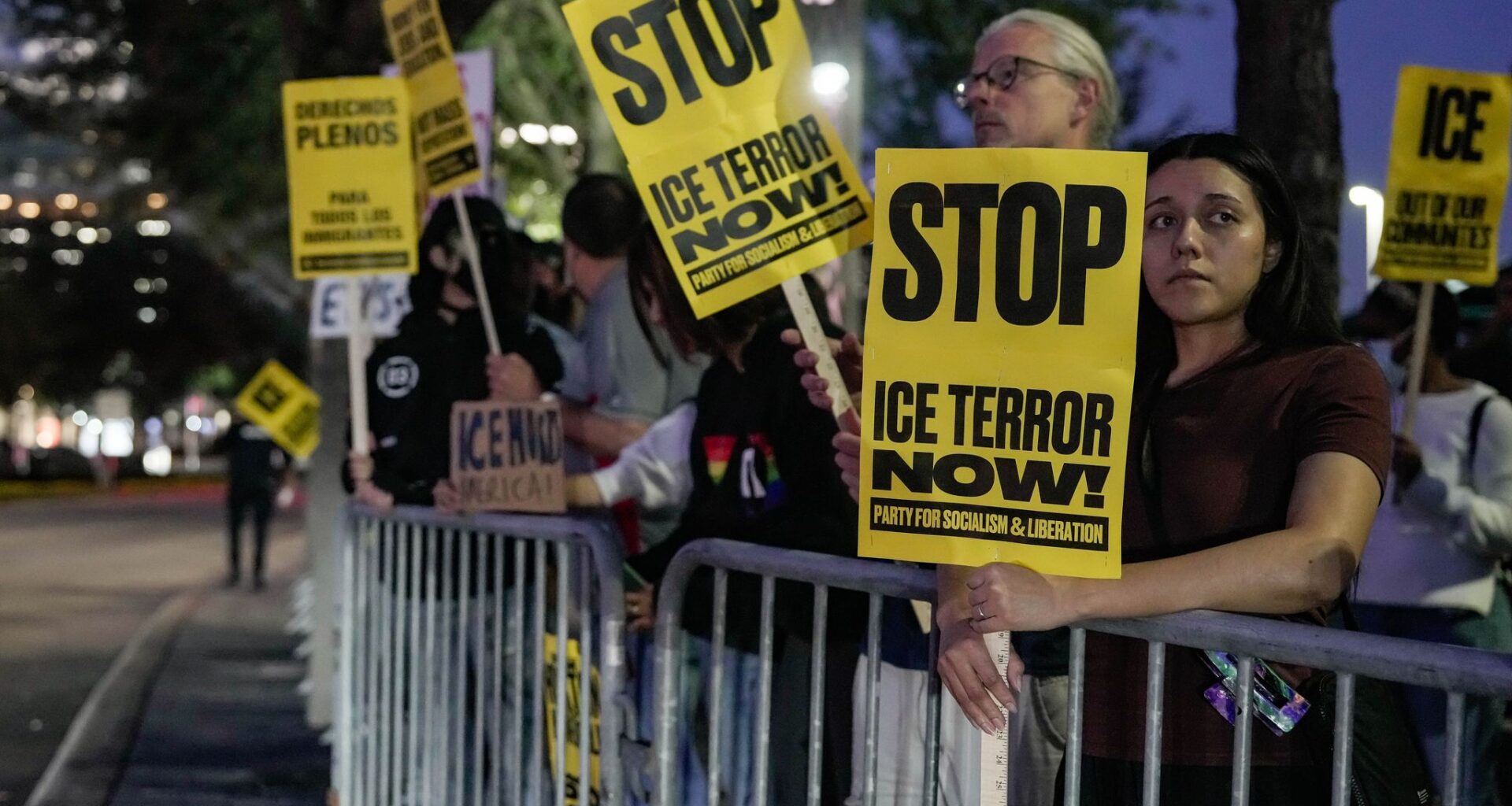 Houston poll shows disapproval of ICE, police cooperation