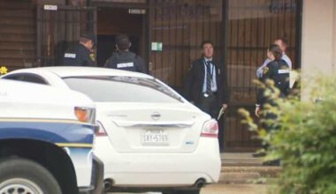 Employee finds coworker dead inside Alief business with blunt force trauma; police investigating as homicide