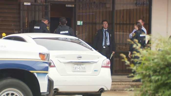 Employee finds coworker dead inside Alief business with blunt force trauma; police investigating as homicide