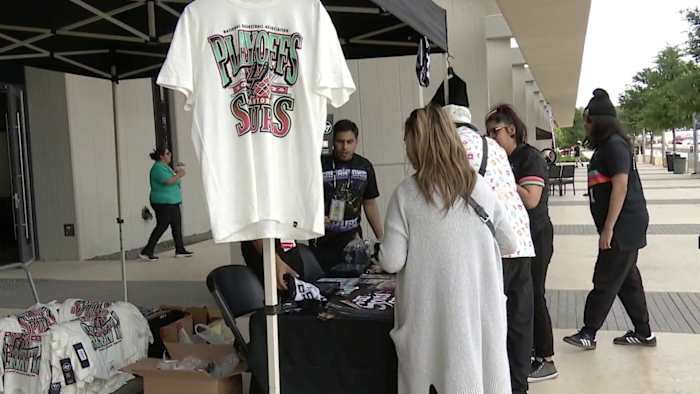 Spurs playoff run boosts sales for displaced San Antonio vendors after Painted Tree closure