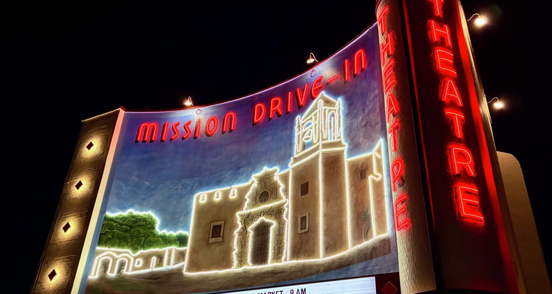 Nostalgic San Antonio drive-in theater lives on for 78 years