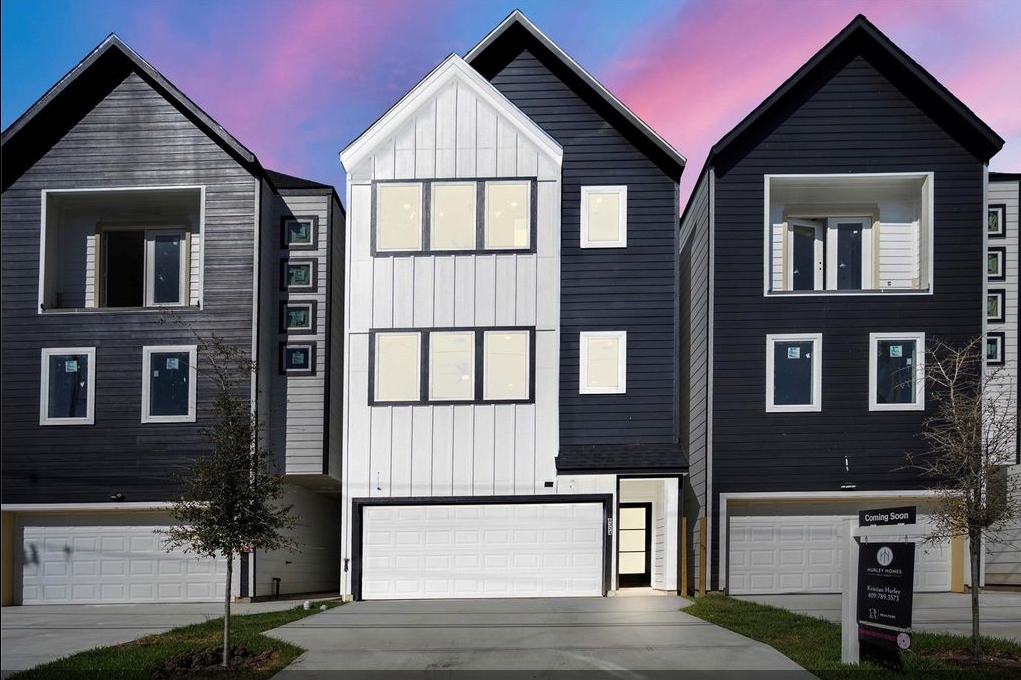 A Houston entr turned a townhome into a nightlife lounge.