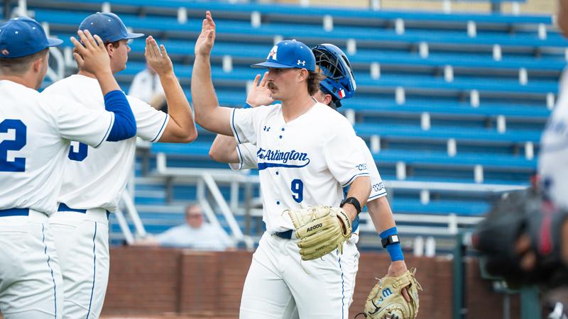 Mavericks Blank Utah Tech in Series Opener