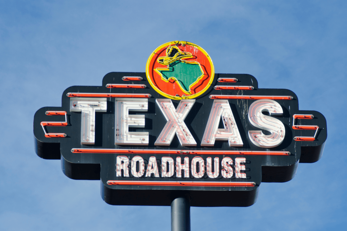 Texas Roadhouse CEO signals table service change
