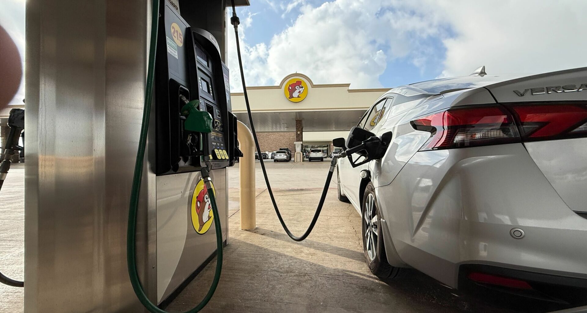 Buc-ee's rules sparking ire among Texas drivers? What to know