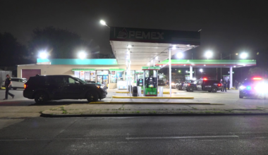 Man shot during fight with son at Houston gas station, police say