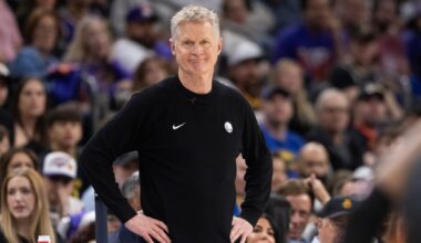 Steve Kerr agrees to a two-year deal to continue coaching the Warriors, AP source says