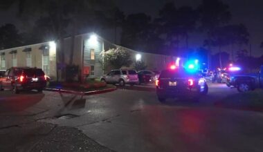 Man shot in leg after argument outside northwest Houston apartment complex, police say