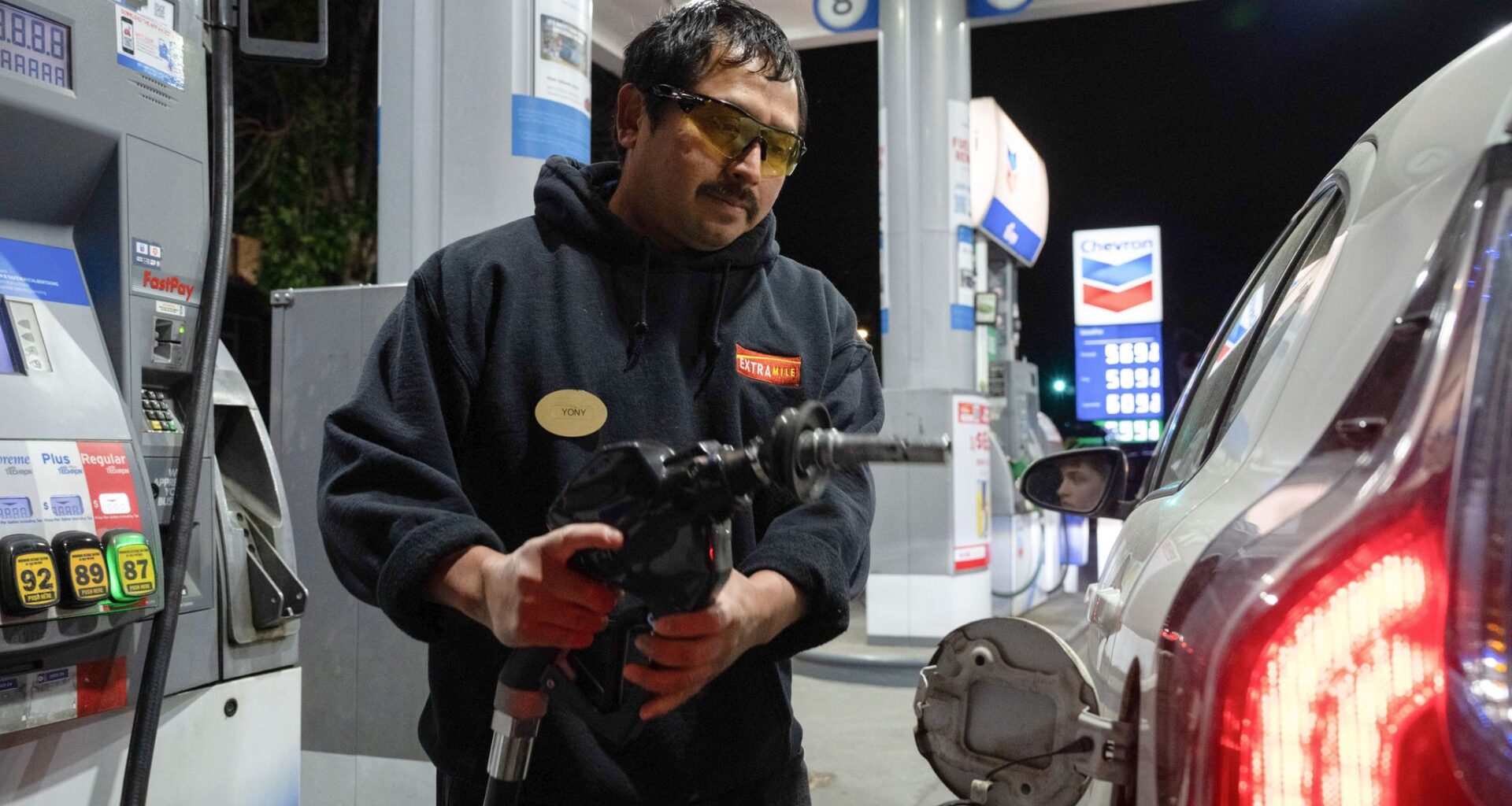 Oregon Democrats found a way to improve roads. Now their gas tax goes before voters as prices soar