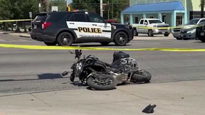 Motorcyclist suffers life-threatening injuries after crash on West Side, police say