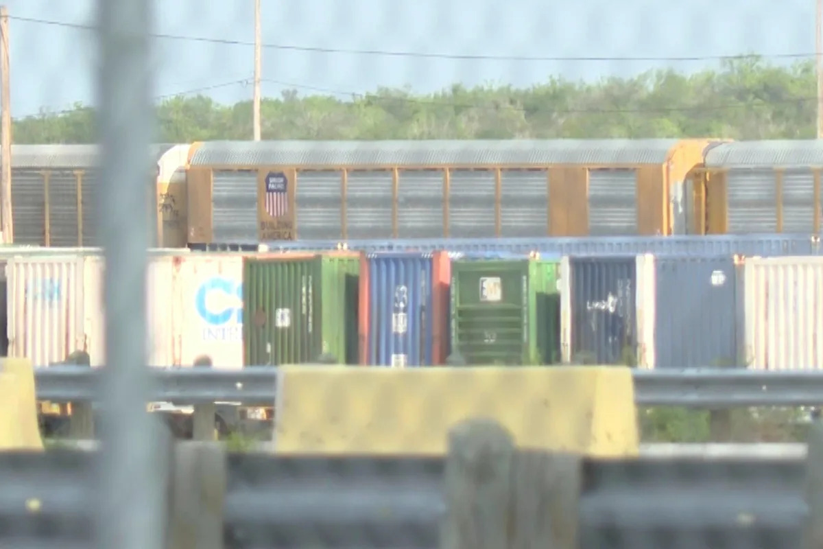 Texas sheriff says 7th body could be tied to shipping container deaths