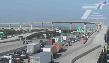 Major crash sparks partial shutdown of I-10 in San Antonio