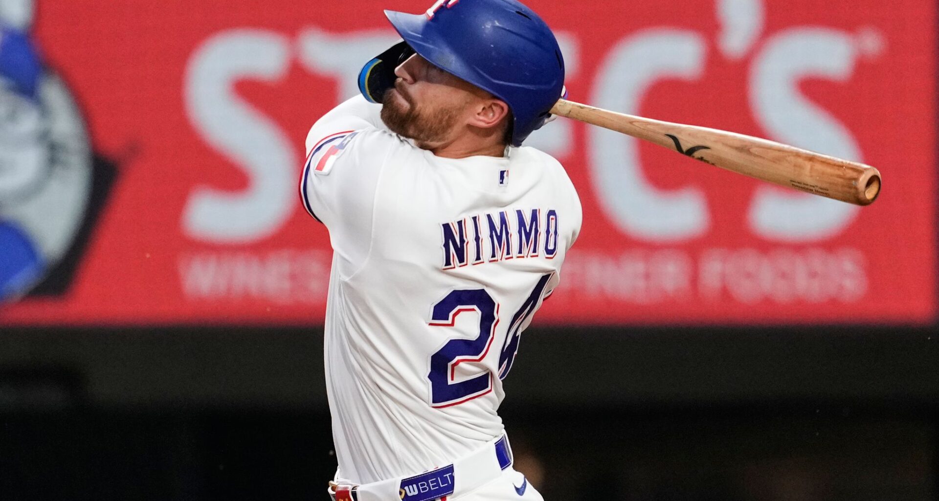 Rangers' Nimmo leaves game against Diamondbacks with apparent ankle injury
