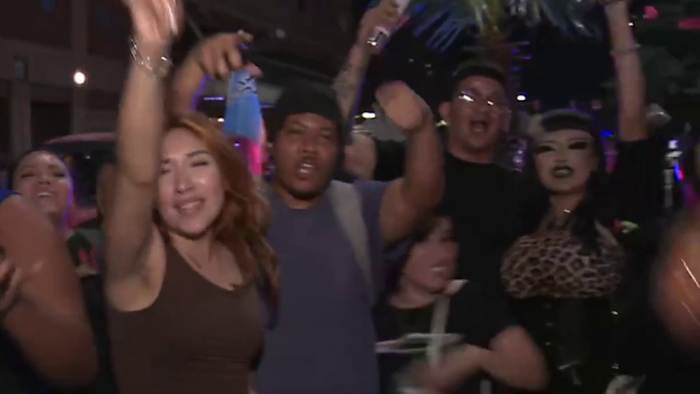 Spurs fans celebrate Game 5 win against Timberwolves