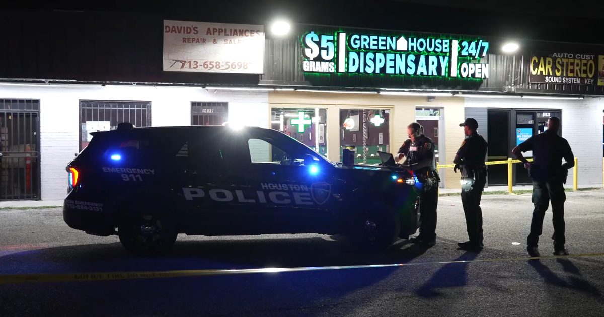 Houston dispensary employee shoots teen, juvenile in critical condition