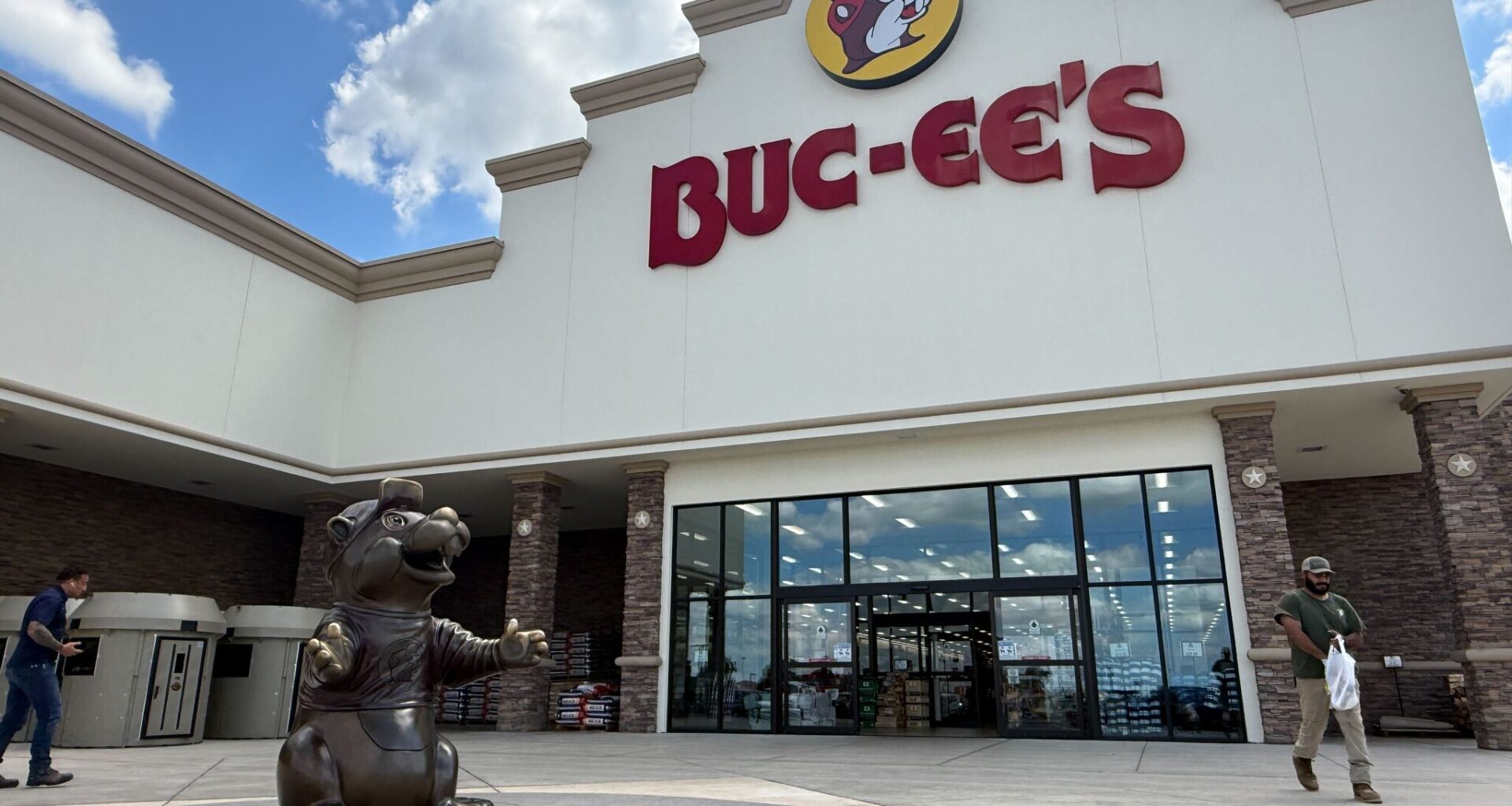 Is it legal to carry a gun into Buc-ee's? What to know.