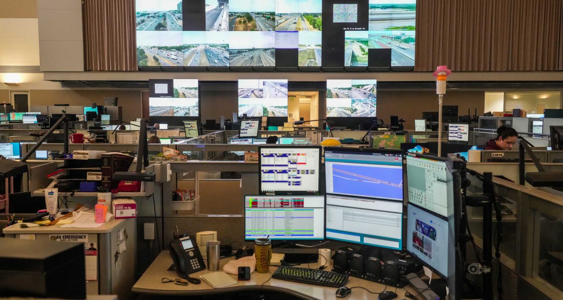 Austin officials criticize delays in 911 communications overhaul