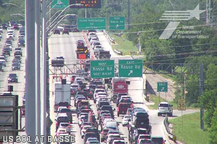 Major crash on San Antonio highway causes massive delay