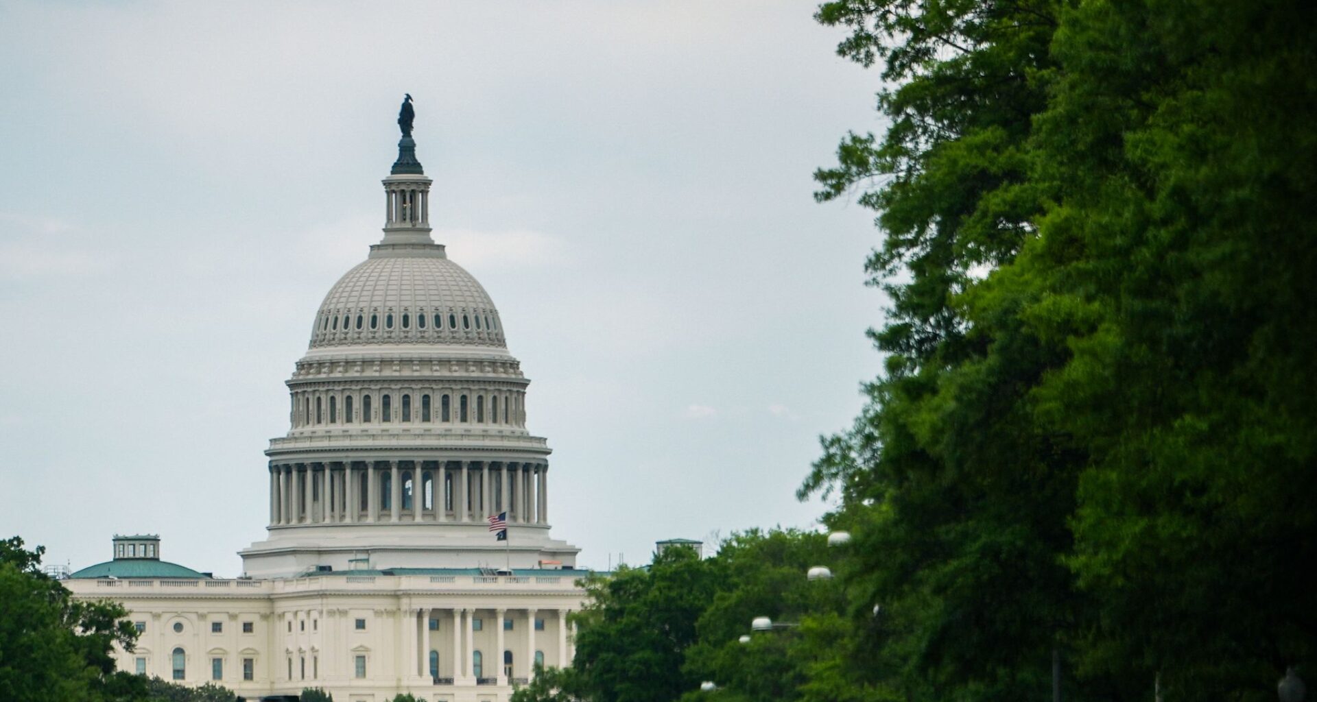 Senators approve withholding their own pay during government shutdowns