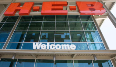 North Texas city warns of traffic nightmare as H-E-B opens