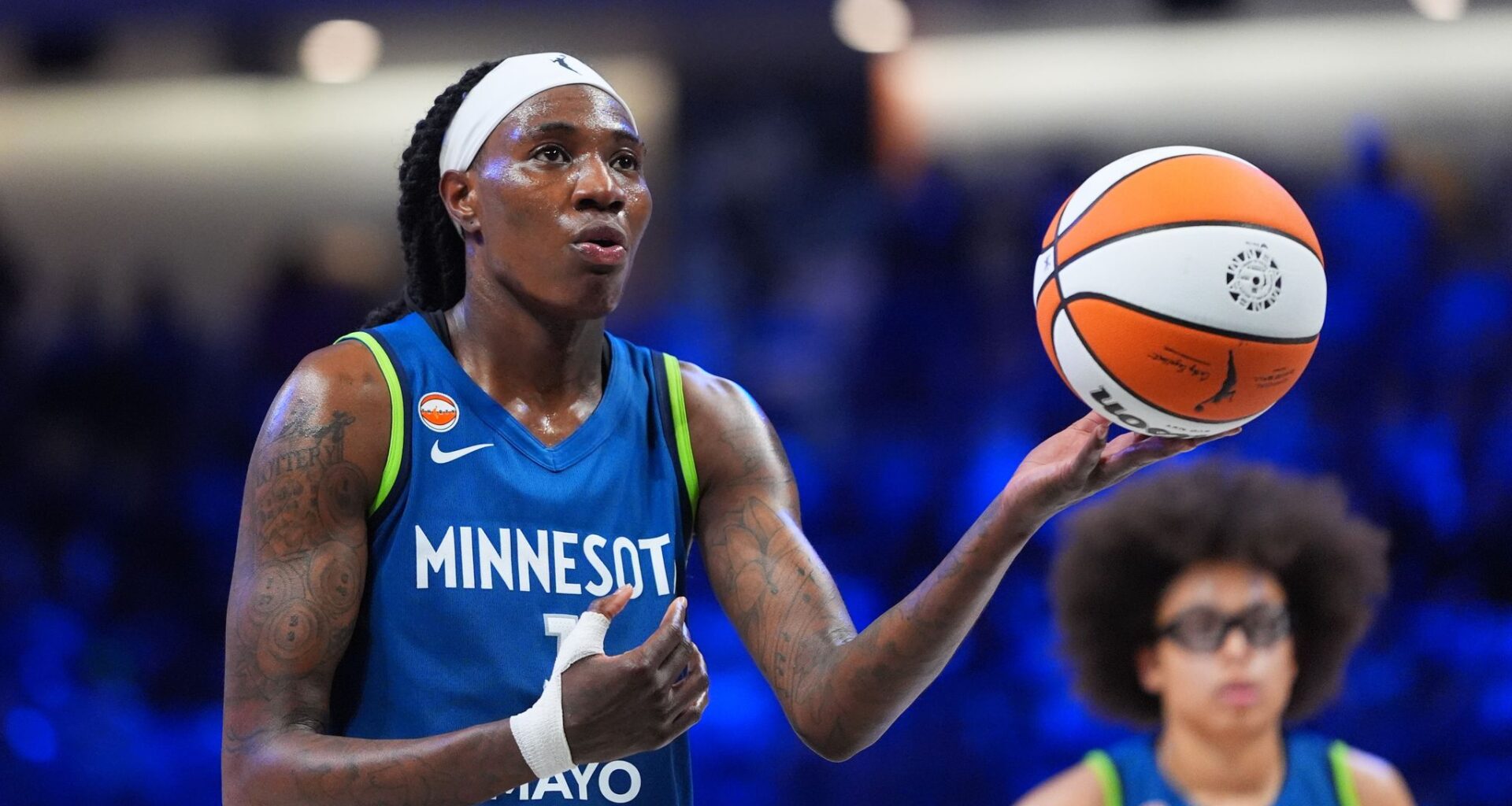 Natasha Howard and Courtney Williams lead Lynx to 90-86 win over Wings