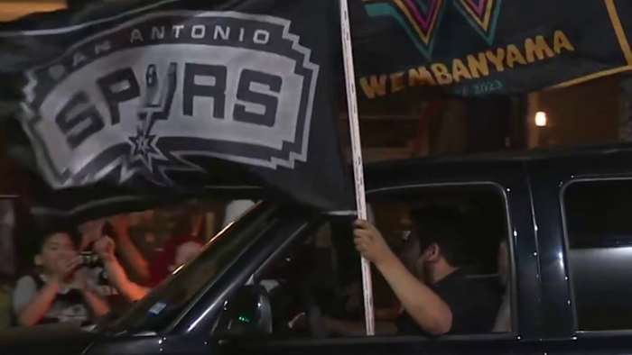 WATCH: Spurs fans go honking downtown as team advances to Western Conference finals