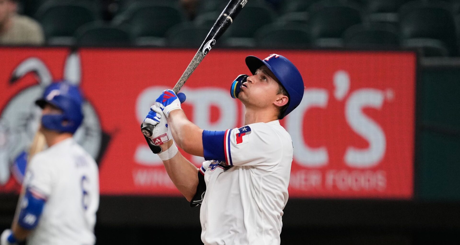 Slumping Rangers shortstop Corey Seager sits out because of back spasms