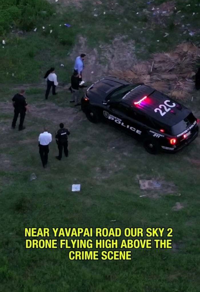 🚨 A body was found along Greens Bayou in the Cloverleaf area of Houston.