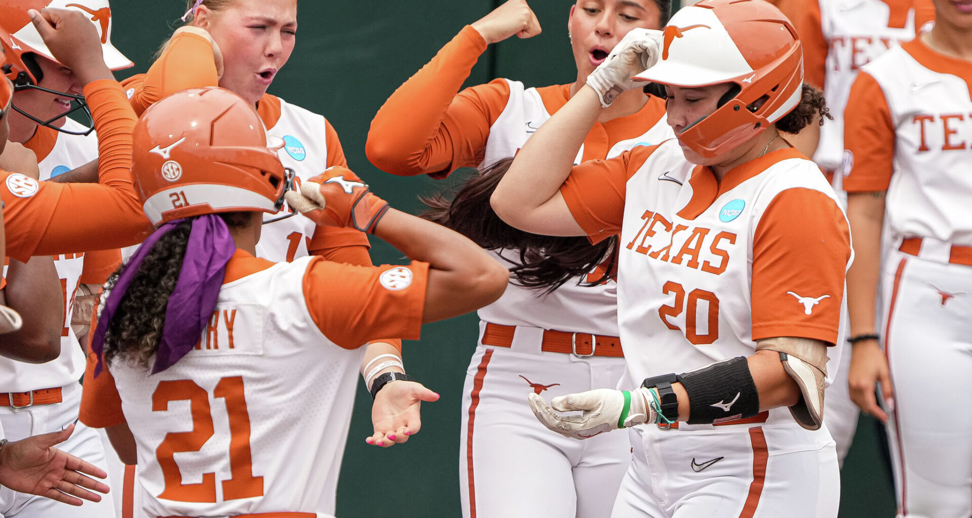 NCAA softball tournament: Texas to play surprising Arizona State