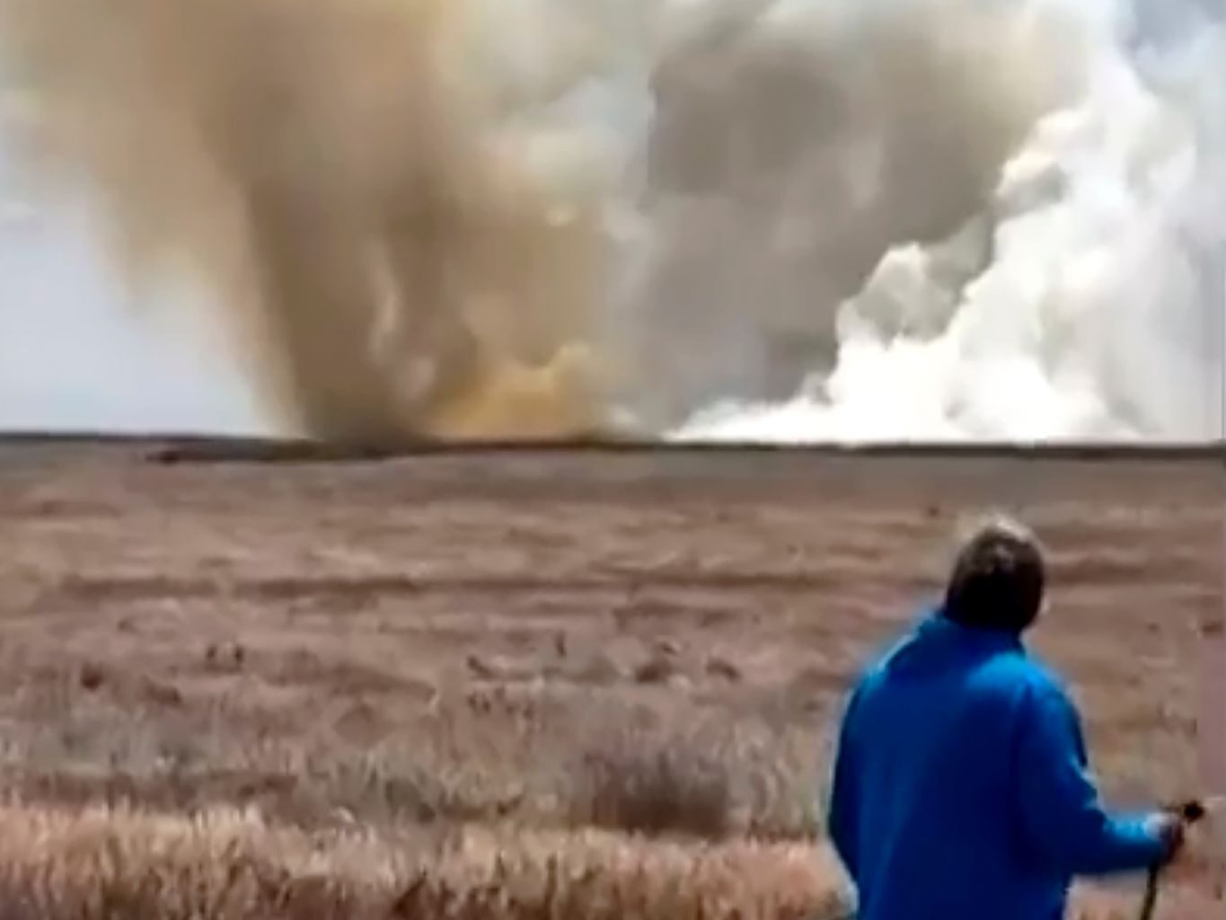 4 crew members eject safely after two Navy jets crash during air show in Idaho