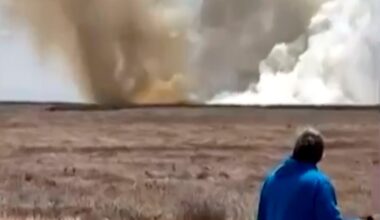 4 crew members eject safely after two Navy jets crash during air show in Idaho