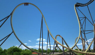 Power outage at Six Flags over Texas leaves riders stranded